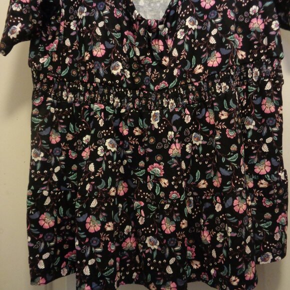 FEMININE SWEET SUPER SOFT BY TORRID JERSEY FLORALS BLOUSE 3X - Picture 8 of 9